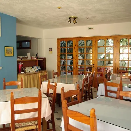 Ostria Hotel 2*